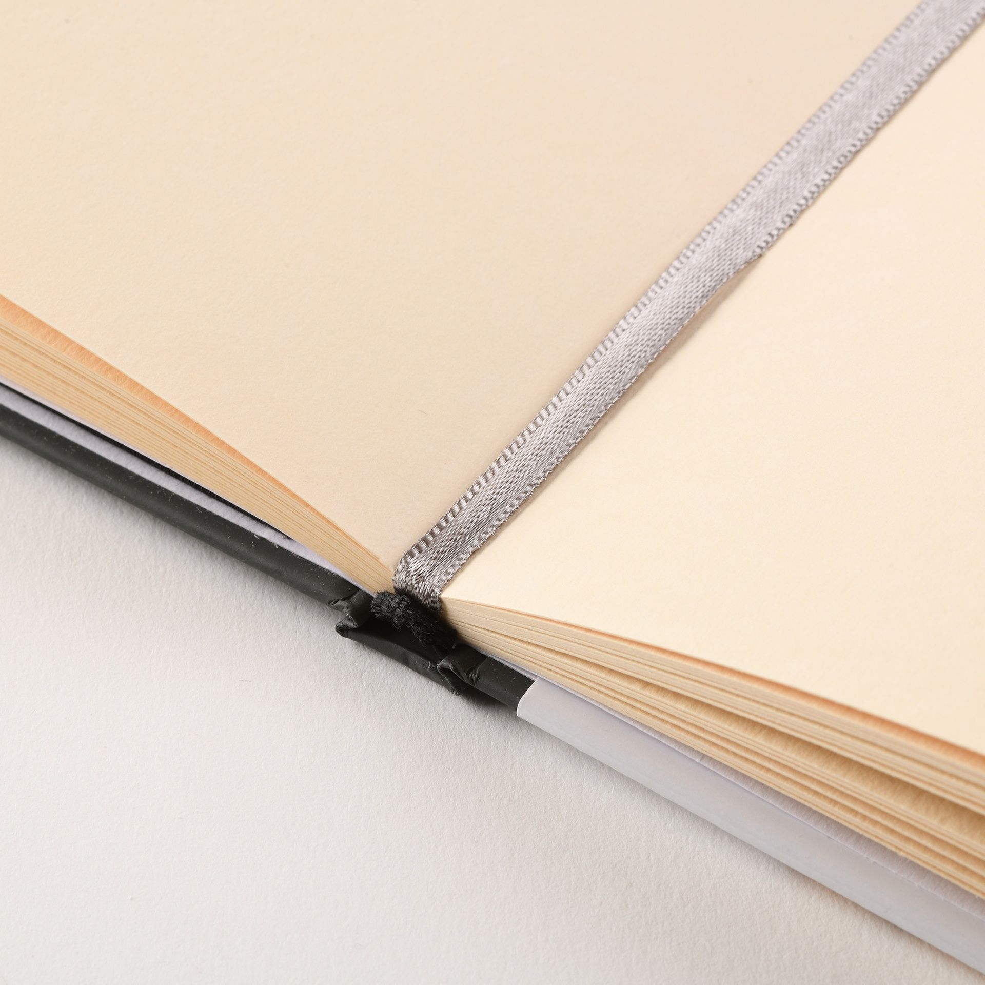 Graduate luonnoskirja MixM 14x21,6cm 220g(64) rusk, ruskea paperi