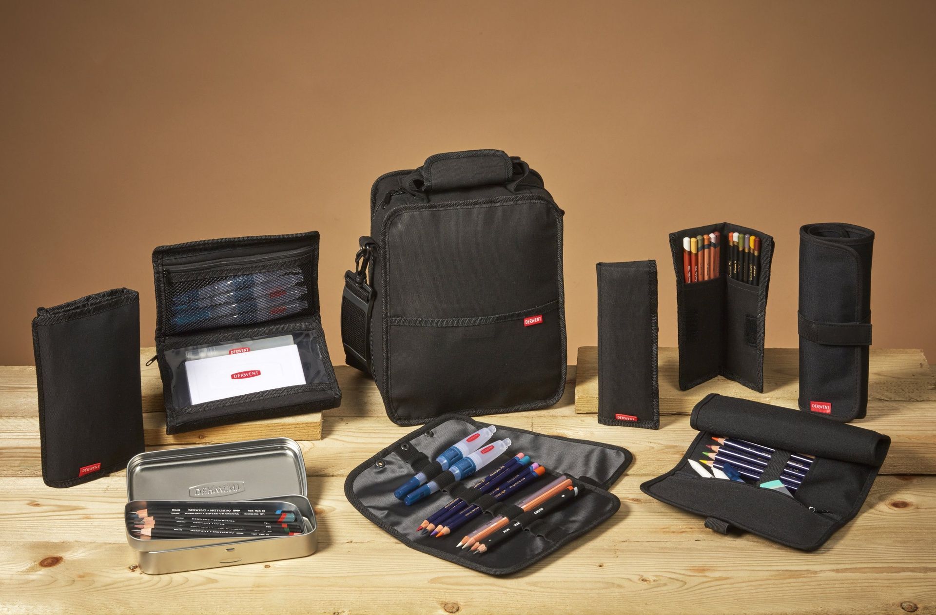 Derwent Artpack Black